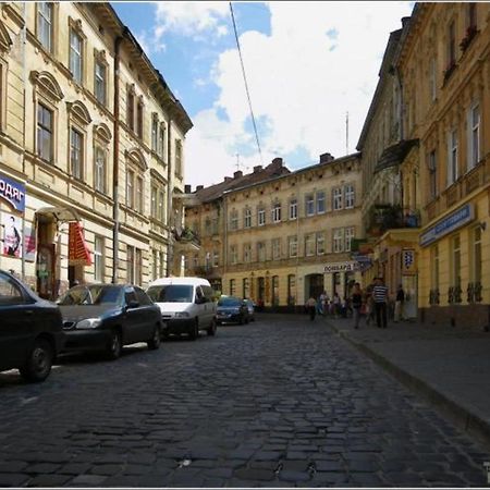 Невеликі апартаменти-смарт в центральній частині біля ТЦ Магнус Львів Екстер'єр фото